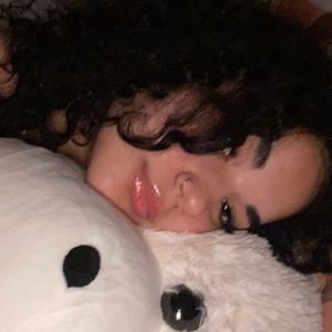 Meet your Posher, Donia